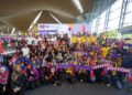 SEBAHAGIAN Sehabagian pelajar belia mahir pada majlis Pelepasan Peserta Malaysia-China Youth TVET Training (MCYTT) di KLIA. - UTUSAN/FAISOL MUSTAFA