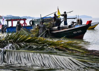 SEBANYAK 58 unit unjam dilabuhkan pada Program myUnjam 2024 Bersama Komuniti Nelayan Bagan Pinang di Pengkalan Nelayan Bagan Pinang, Port Dickson hari ini.-UTUSAN/NOR AINNA HAMZAH.