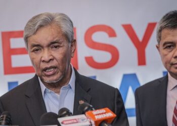 AHMAD Zahid Hamidi bercakap kepada pemberita selepas merasmikan Konvensyen Rakan Agensi Pengurusan Bencana Negara (NADMA) di Putrajaya, hari ini. - UTUSAN/FAIZ ALIF