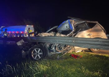 KEADAAN SUV jenis Nissan Murano yang remuk selepas terbabas dan merempuh pembahagi jalan di KM166.7, Projek Lebuh Raya Utara-Selatan (PLUS) dekat Sungai Jawi, Nibong Tebal, Pulau Pinang