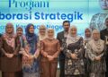 NANCY Shukri bergambar bersama wakil agensi Kerajaan Persekutuan dan Kerajaan Negeri pada Program Kolaborasi Strategik di KPWKM Putrajaya. - UTUSAN/FAIZ ALIF ZUBIR/PEMBERITA - KAMA