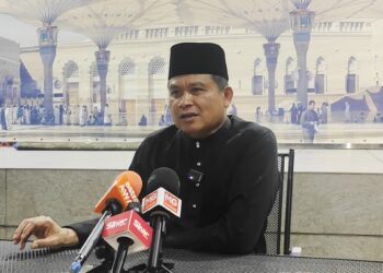 MOHAMAD ALI Mohamad bercakap dalam sidang akhbar di Baitul Tariq, Klebang, Melaka.