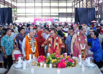 PERDANA Menteri, Datuk Seri Anwar Ibrahim bersama Timbalan Perdana Menteri Datuk Seri Dr. Ahmad Zahid Hamid dan Menteri Digital, Gobind Singh Deo pada Majlis Rumah Terbuka Deepavali Madani 2024 di Sentul Depot.PIX/ SADDAM YUSOFF