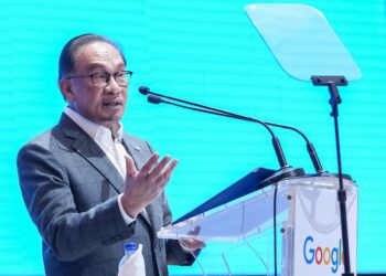 ANWAR Ibrahim dalam ucapan majlis 'Mantap Malaysia Bersama AI, A Google For Malaysia Event' di sini hari ini. -  UTUSAN/M. FIRDAUS M. JOHARI