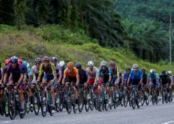 Malaysia muncul pasukan ketiga terbaik Asia dalam perlumbaan Le Tour de Langkawi 2024. - UTUSAN/SHIDDIEQIIN ZON