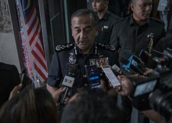 Ketua Polis Negara Tan Sri Razarudin Husain ketika ditemui media selepas Perhimpunan Bulanan Kementerian Dalam Negeri di Kompleks Setia Perkasa di sini, hari ini.

FOTO - FAIZ ALIF ZUBIR