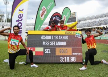  KUARTET Lelaki 18 Tahun Selangor muncul juara acara 4x400 meter Kejohanan Olahraga MSSM di Ipoh hari ini. - UTUSAN/MUHAMAD NAZREEN SYAH MUSTHAFA