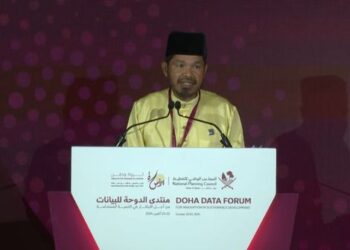 MOHD. Uzir Mahidin menerusi pembentangan berkaitan PADU ketika Forum Data di Doha, Qatar.