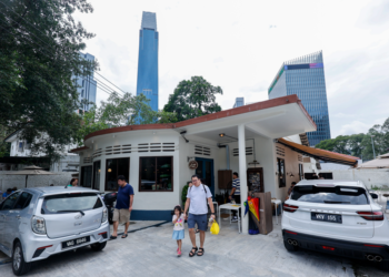 SEBUAH banglo yang dijadikan kafe di Kuala Lumpur.-GAMBAR HIASAN