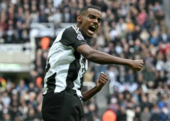 ISAK meledak gol tunggal perlawanan ketika Newcastle menumpaskan Arsenal 1-0 di St. James Park.-AFP