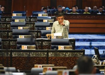 SAIFUDDIN Nasution Ismail semasa sesi penggulungan Rang Undang-Undang (RUU) Perbekalan 2025 di Dewan Rakyat, semalam. – IHSAN JABATAN PENERANGAN