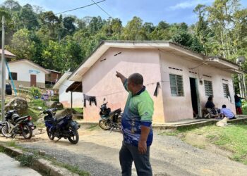 JUBIR Sekmo mendedahkan kejadian lubang benam yang mengancam Kampung Jekjok.