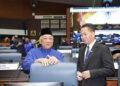 BUNG Moktar Radin (kiri) semasa menghadiri persidangan DUN Sabah di Kota Kinabalu