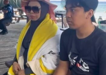 TANGKAP layar video menunjukkan Datuk Seri Vida mendengar taklimat bagi mengikuti aktiviti DSD di Pulau Sipadan, Semporna.