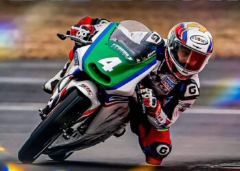 QABIL Irfan yang telahpun berada di Sepanyol kerana menyertai Kejuaraan Motosikal Superbike Sepanyol, minggu lalu menanti rakan sepasukan di Aragon. - Ihsan ZK Racing