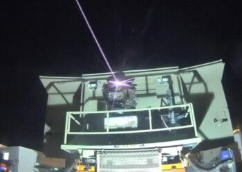 SISTEM pertahanan Iron Beam menggunakan laser berkuasa tinggi untuk menembak jatuh serangan peluru.- AGENSI