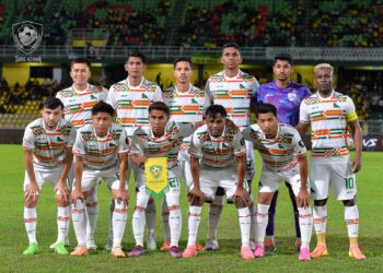 KESEBELASAN utama Kedah Darul Aman FC ketika berdepan KL CIty FC dalam perlawanan pertama pusingan 16 Piala Malaysia di Stadium Darul Aman, kelmarin.-IHSAN J|KDA FC