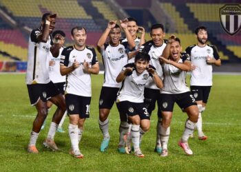 TERENGGANU FC menewaskan Melaka FC 4-1 dalam perlawanan Piala Malaysia di Stadium Hang Jebat, Krubong, Melaka.