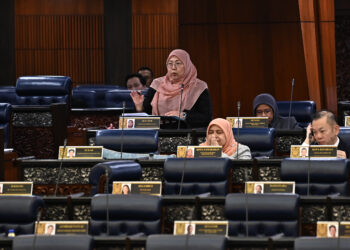 FUZIAH Salleh semasa Pertanyaan-Pertanyaan Bagi Jawab Lisan di Dewan Rakyat, hari ini.