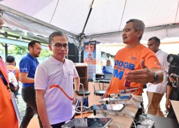 FAHMI Fadzil pada Majlis Perasmian Penutupan Karnival Komunikasi 2024 di Kuala Lumpur, hari ini.  - UTUSAN/SYAKIR RADIN