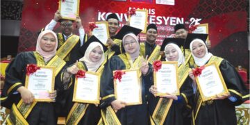 Lepasan universiti gagal dapat pekerjaan setimpal dengan kelulusan. - GAMBAR HIASAN