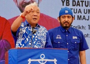 BUNG Moktar Radin semasa berucap pada Program Gerak17 UMNO Sabah di Dewan Datuk Salleh Sulong, Papar semalam.