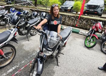 SANIRA Abd. Hamid sanggup menunggang motosikal lebih 700 kilometer dari Arau, Perlis bagi menyertai Himpunan RXZ Wanita Malaysia di Cherating, Kuantan, Pahang.