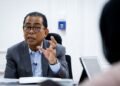 MOHAMED Khaled ketika ditemu bual wartawan Utusan Malaysia, Aqilah Mior Kamarulbaid di  Kementerian Pertahanan, Kuala Lumpur, baru-baru ini.