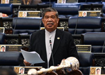 MOHAMAD Sabu semasa sesi pertanyaan-pertanyaan menteri di Dewan Rakyat hari ini. - JABATAN PENERANGAN MALAYSIA