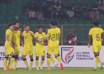 PEMAIN skuad Harimau Malaya meraikan gol jaringan Paulo Josue dalam aksi persahabatan menentang India di Hyderabad. kelmarin. - IHSAN FAM