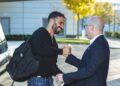 RUBEN Amorim (kiri) disambut Ketua Pegawai Eksekutif Manchester United, Omar Berrada di pusat latihan dan akademi bola sepak United di Carrington, England, semalam. - IHSAN MANCHESTER UNITED