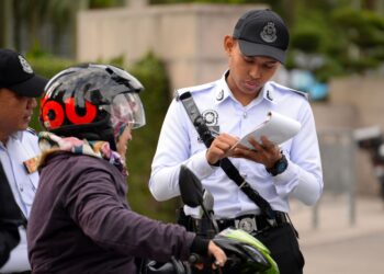 SEBANYAK 44,597,884 saman trafik bernilai RM6.54 bilion masih tertunggak sejak 1990 melibatkan pelbagai kesalahan yang dikeluarkan kepada pesalah lalu lintas warga tempatan serta warga asing.