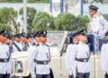 RAZARUDIN Husain memeriksa perbarisan di Majlis Perbarisan Tamat Latihan Program Latihan Asas Kepolisan (PLAK) Inspector Pelatih, Sarjan Pelatih dan Konstabel Pelatih di Pusat Latihan Polis (PULAPOL), Kuala Lumpur, semalam. - UTUSAN/MUHAMAD IQBAL ROSLI