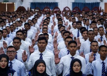 PENYELESAIAN terhadap masalah buli di UPNM memerlukan perubahan struktur pentadbiran dan pendekatan yang lebih menyeluruh terhadap pembangunan pegawai kadet.