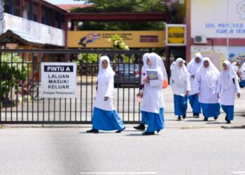 Sebahagian peruntukan Belajawan 2025 perlu diguna untuk menaik taraf bilik guru.- Gambar hiasan