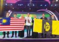 MOHAMMAD Izzwan Zahanuddin (tengah) bersama wakil pelajar SBPI Temerloh, Pahang ketika menerima pingat emas pada Taiwan Innotech Expo 2024 di Taipei, Taiwan.