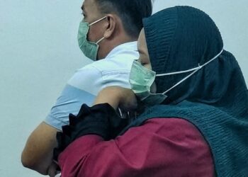 NORIDAYU Hashim ketika hadir pada prosiding kes atas pertuduhan mengajar ajaran salah berkaitan Kumpulan Ajaran Cahaya di Mahkamah Tinggi Syariah Seremban hari ini.-UTUSAN/MOHD. SHAHJEHAN MAAMIN.