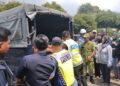 PASUKAN PDRM mengangkat mayat mangsa rentung dalam kebakaran di Jalan Batu Sapi  Karamunting, Sandakan hari ini-IHSAN BOMBA