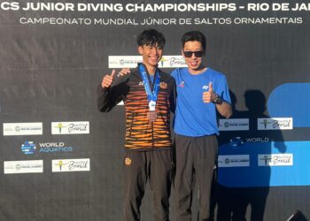 PENERJUN negara, Nurqayyum Nazmi Nazim meraih pingat gangsa acara 3 meter (m) papan anjal lelaki dengan catatan 506.75 mata pada Kejohanan Terjun Remaja Dunia 2024 di Rio de Janeiro, Brazil, hari ini. - IHSAN PERSEKUTUAN RENANG MALAYSIA (MAS)