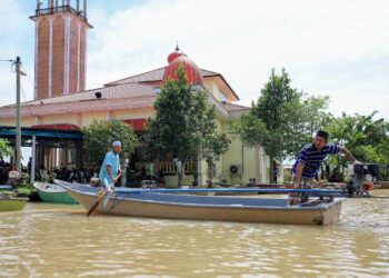 MASJID Bendang Pak Yong  tidak dapat melaksanakan solat jumaat selepas dinaiki air susulan hujan lebat serta limpahan air Sungai Golok di Pengkalan Kubor, Tumpat, Kelantan-GAMBAR FAIL.