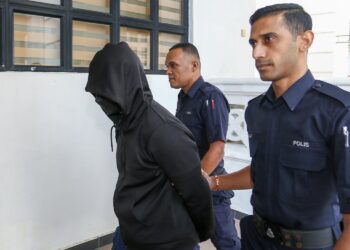 MOHD. Nazri Abdul Razak pada perbicaraan dakwaan menyebabkan kematian Muhammad Zaharif Affendi Muhd Zamrie di Mahkamah Tinggi Ipoh hari ini. - UTUSAN/MUHAMAD NAZREEN SYAH MUSTHAFA