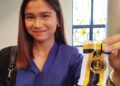 NUR Amisha Azril Rizal  menerima Pingat Jasa Kebaktian (PJK) pada Istiadat Penganugerahan Darjah Kebesaran dan Pingat-Pingat Negeri Perak Darul Ridzuan sempena Ulang Tahun Hari Keputeraan Sultan Perak di Kuala Kangsar hari ini. - UTUSAN