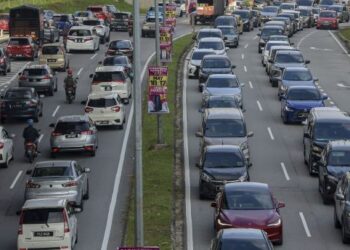 POLISI mengurangkan kesesakan lalu lintas juga menghadapi cabaran besar apabila Malaysia merupakan negara pengeluar kenderaan iaitu PROTON dan PERODUA.