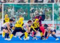 PEMAIN skuad hoki wanita negara cuba mengasak benteng pertahan Jepun ketika mereka bertemu dalam aksi penentuan tempat ketiga dan keempat Trofi Juara-Juara Asia (ACT) di Stadium Hoki Rajgir, India, hari ini. - Ihsan AHF