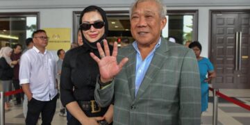 BUNG Moktar Radin dan Zizie Izette Abdul Samad.