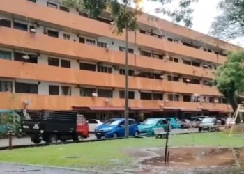 PANGSAPURI yang dikenali  Flat Rethina di Tasek Gelugor, Pulau Pinang dikatakan menjadi lokasi pergaduhan seorang lelaki tempatan dengan warga asing sehingga menyebabkan bebola mata kiri mangsa dikorek dalam pergaduhan tersebut.