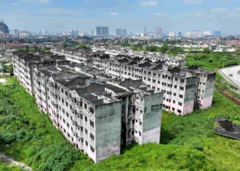 PEMBELI yang terpaksa berdepan dengan masalah projek terbengkalai berikutan pemaju yang tidak bertanggungjawab memerlukan keadilan. - GAMBAR HIASAN