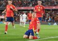 Bryan Zaragoza meraikan jaringan gol  bersama rakan sepasukan menentang Switzerland dalam aksi Liga Negara-Negara UEFA di Tenerife, Sepanyol, pagi ini. - AFP