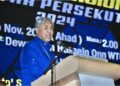 AHMAD Zahid Hamidi berucap pada Konvensyen Barisan Nasional Wilayah Persekutuan 2024 di Pusat Dagangan Dunia Kuala Lumpur, semalam. - UTUSAN/SYAKIR RADIN