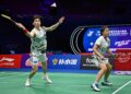 CHEN Tang Jie-Toh Ee Wei meneruskan momentum kemenangan kedua berturut-turut selepas mengatasi gandingan Indonesia, Dejan Ferdinansyah-Gloria Emanuelle Widjaja pada Jelajah Dunia Akhir BWF 2024 di Hangzhou, China. - AFP